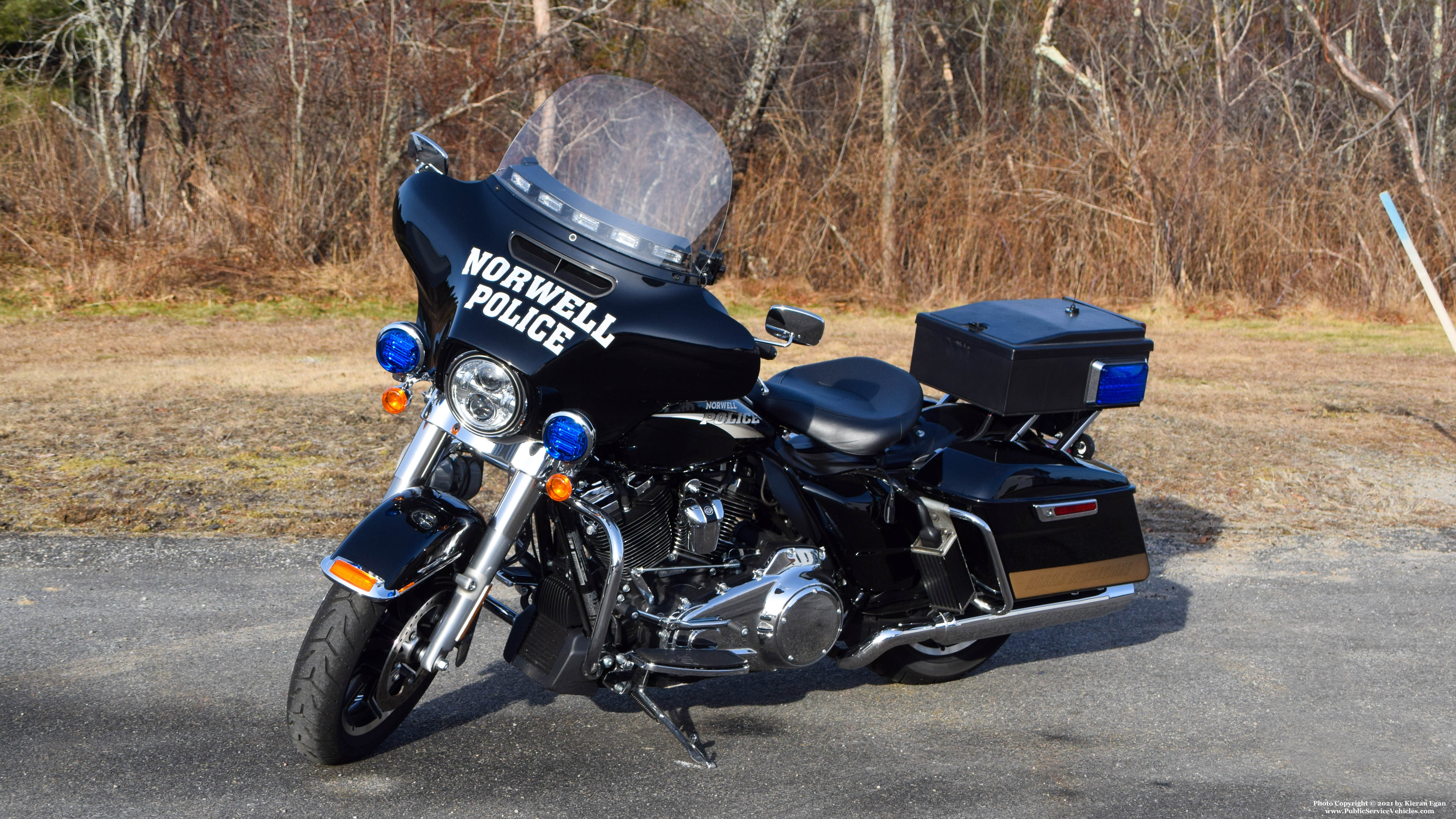 A photo  of Norwell Police
            Motorcycle 2, a 2018 Harley-Davidson Electra Glide             taken by Kieran Egan