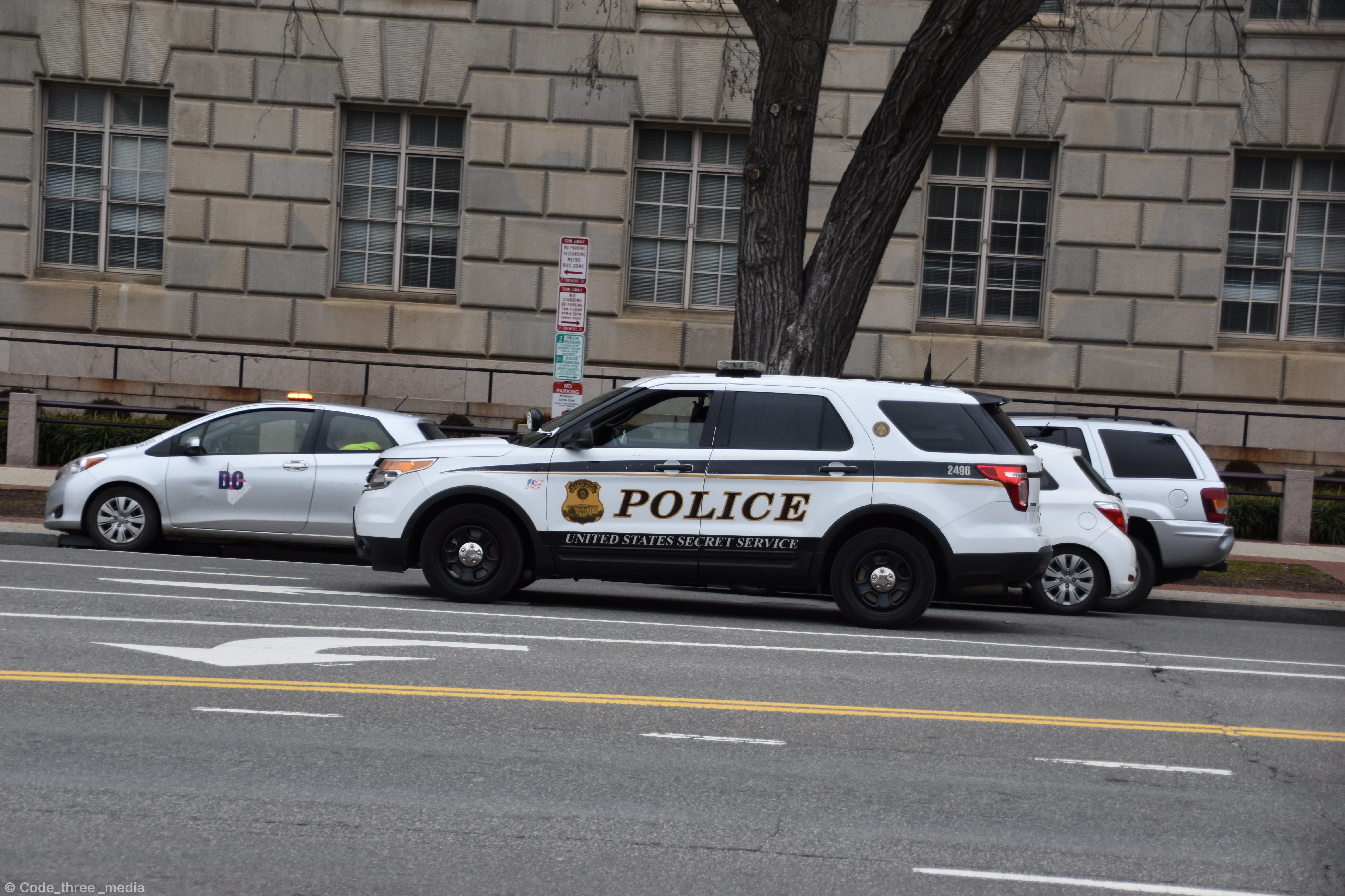 A photo  of United States Secret Service
            Cruiser 2496, a 2013-2019 Ford Police Interceptor Utility             taken by Nate Hall