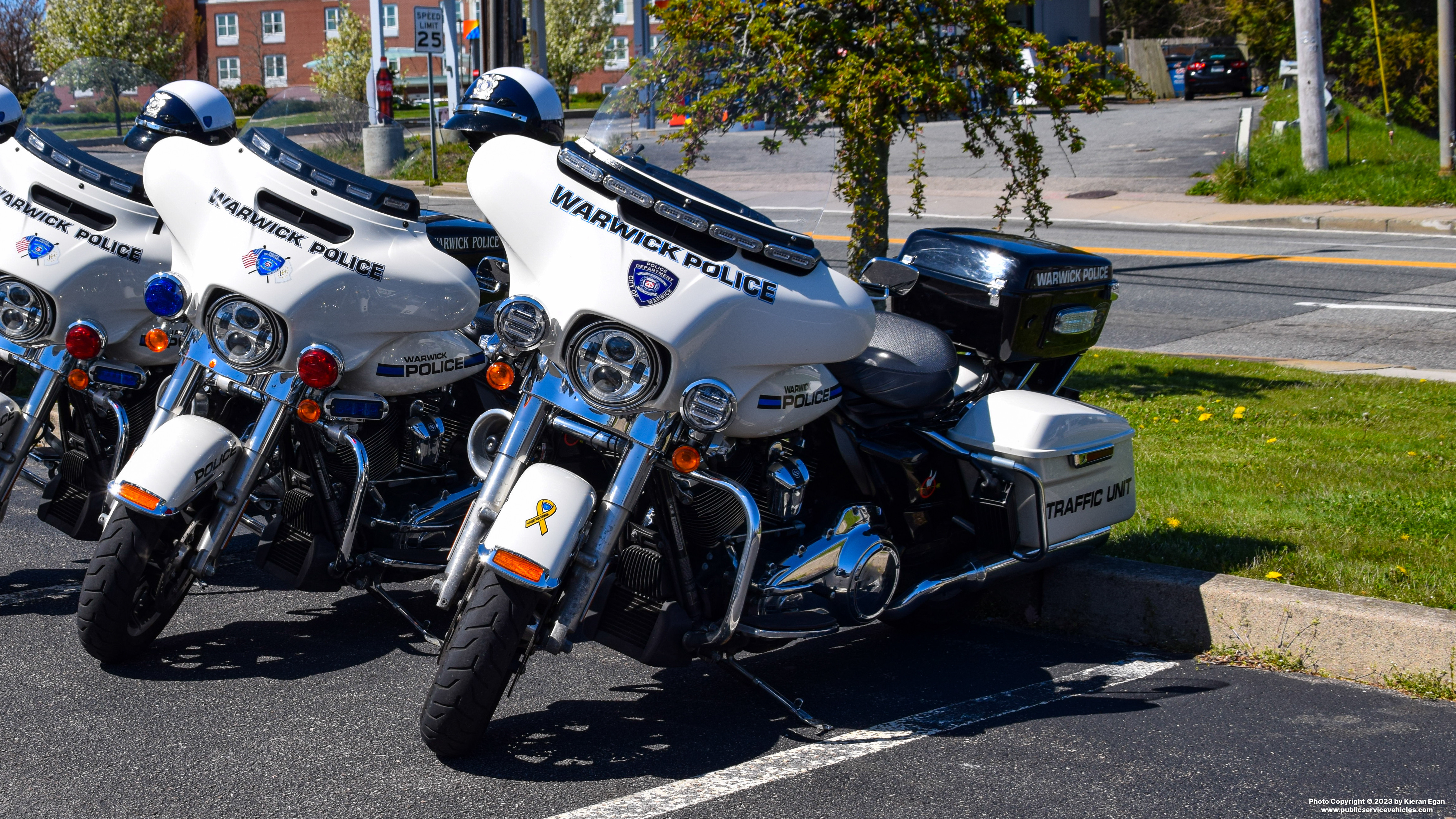 A photo  of Warwick Police
            Motorcycle 6, a 2000-2020 Harley-Davidson Electra Glide             taken by Kieran Egan
